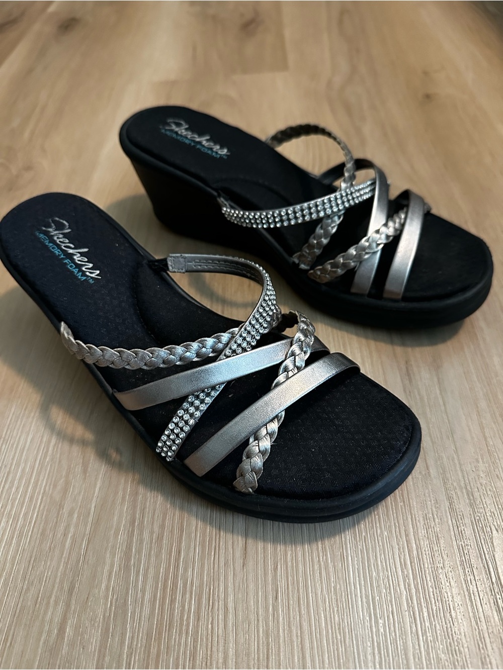 Skechers memory foam Silver Wedge Sandals for Women size 10